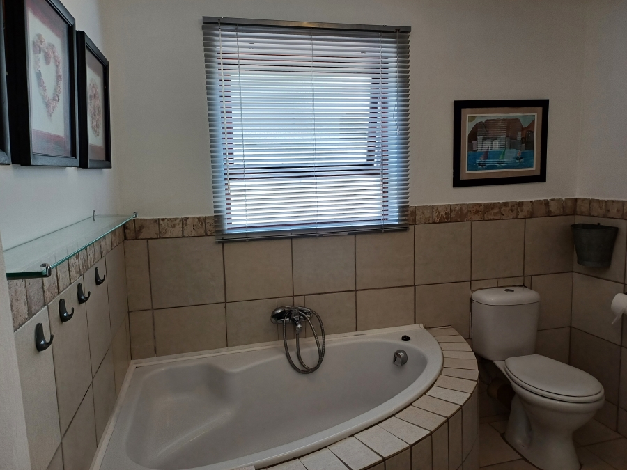 4 Bedroom Property for Sale in Britannica Heights Western Cape
